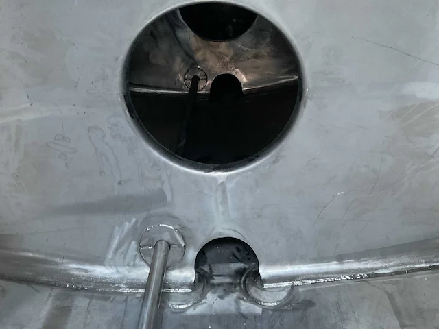 Horizontale opslagtank met haakarm systeem - afbeelding 3 van  11