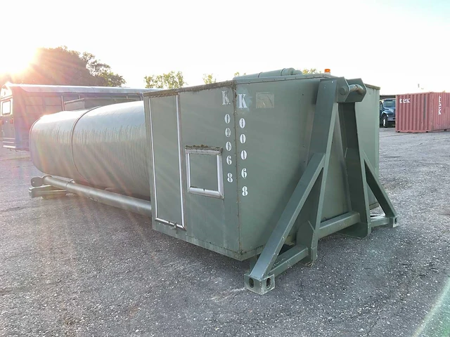 Horizontale opslagtank met haakarm systeem - afbeelding 4 van  11