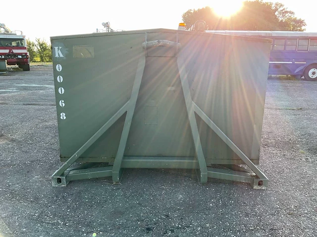 Horizontale opslagtank met haakarm systeem - afbeelding 5 van  11