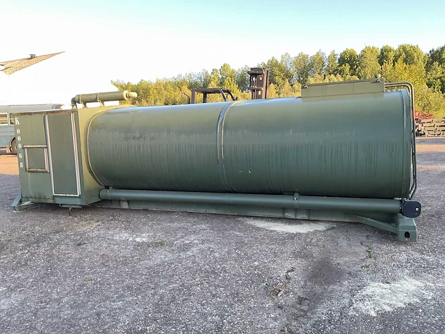 Horizontale opslagtank met haakarm systeem - afbeelding 9 van  11