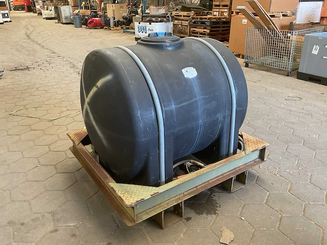 Horizontale water opslagtank - afbeelding 4 van  7