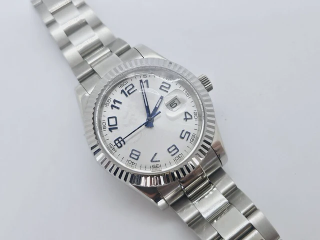 Horloge zonder merk in rolex datejust oyster model - afbeelding 1 van  7