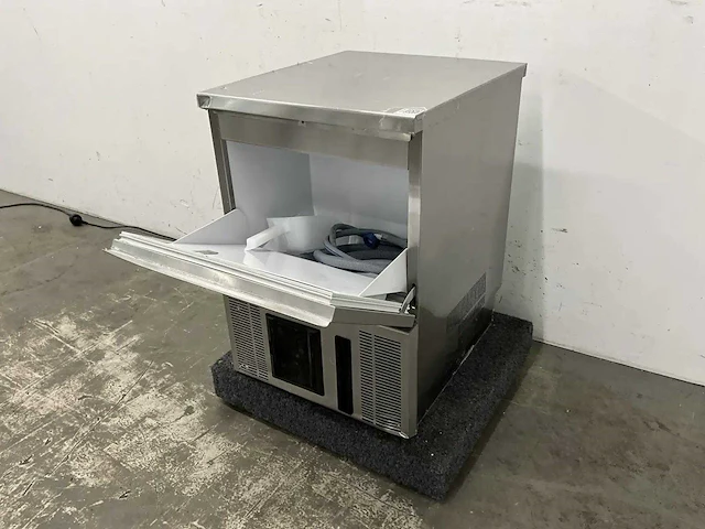 Hoshizaki - cm-50ke-hc - cubelet ijsmachine - afbeelding 7 van  9