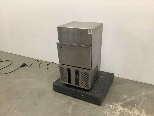 Hoshizaki - im-21 cne - ijsblokjesmachine - afbeelding 1 van  5