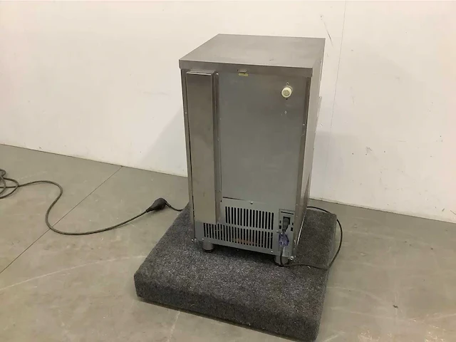 Hoshizaki - im-21 cne - ijsblokjesmachine - afbeelding 5 van  5