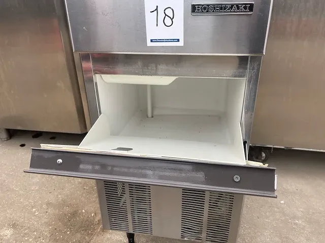 Hoshizaki - im-25cle - ijsblokjesmachine - afbeelding 3 van  3