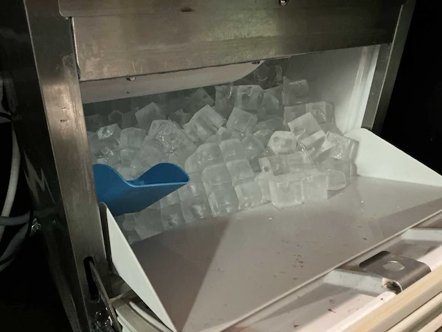 Hoshizaki im-21cne-hc ijsblokjesmachine - afbeelding 4 van  5