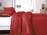 Hotel dekbed overtrek satijn point rood 200 x 220cm - afbeelding 2 van  3