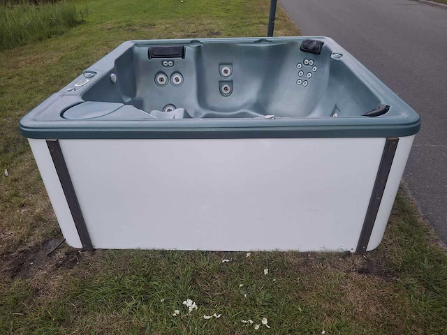 Hotspot 5 persoons jacuzzi en buitenspa - afbeelding 26 van  29