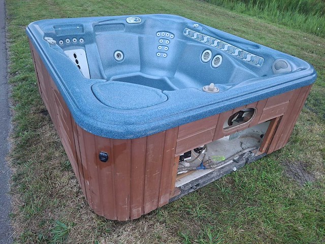 Hotspring 5 persoons jacuzzi en buitenspa - afbeelding 11 van  18