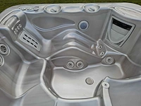 Hotspring 5 persoons jacuzzi en buitenspa - afbeelding 2 van  27