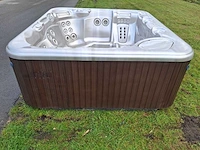 Hotspring 5 persoons jacuzzi en buitenspa - afbeelding 11 van  27