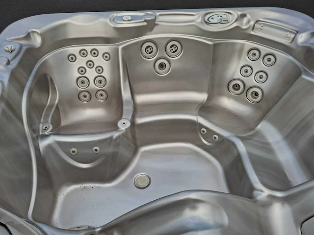 Hotspring 5 persoons jacuzzi en buitenspa - afbeelding 15 van  27