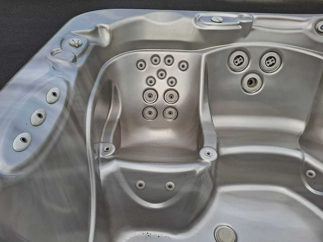 Hotspring 5 persoons jacuzzi en buitenspa - afbeelding 18 van  27