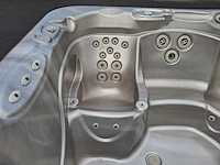 Hotspring 5 persoons jacuzzi en buitenspa - afbeelding 18 van  27