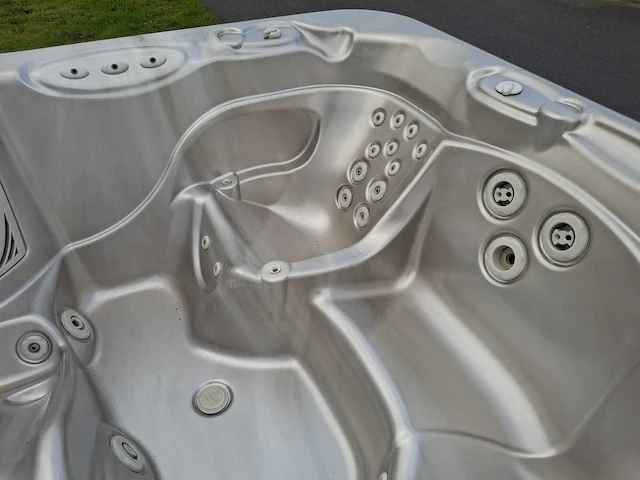Hotspring 5 persoons jacuzzi en buitenspa - afbeelding 13 van  27