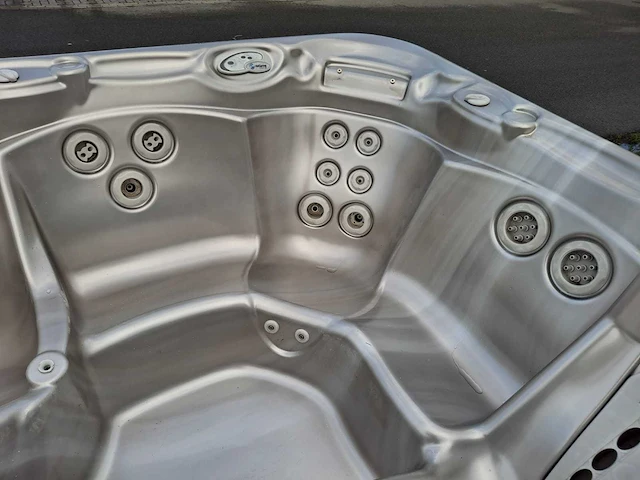 Hotspring 5 persoons jacuzzi en buitenspa - afbeelding 17 van  27