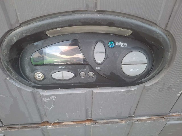 Hotspring 6 persoons jacuzzi en buitenspa - afbeelding 16 van  25