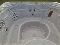 Hotspring 6 persoons jacuzzi en buitenspa - afbeelding 19 van  25