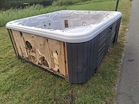 Hotspring 6 persoons jacuzzi en buitenspa - afbeelding 21 van  25