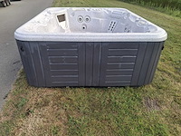 Hotspring 6 persoons jacuzzi en buitenspa - afbeelding 25 van  25