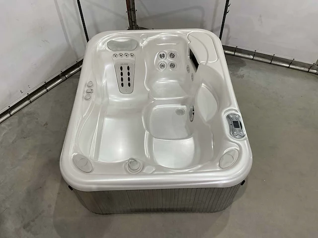 Hotspring jacuzzi buitenspa - afbeelding 5 van  20