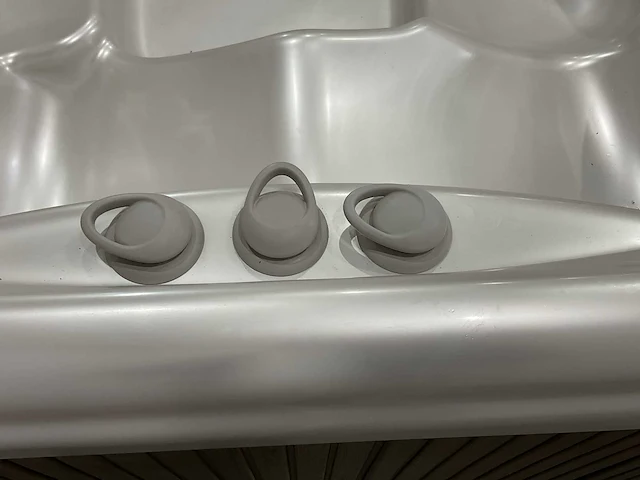 Hotspring jacuzzi buitenspa - afbeelding 7 van  20