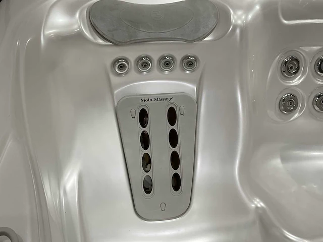 Hotspring jacuzzi buitenspa - afbeelding 8 van  20