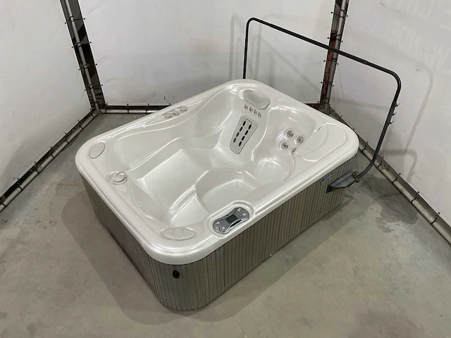 Hotspring jacuzzi buitenspa - afbeelding 12 van  20