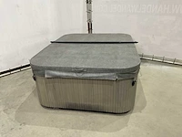 Hotspring jacuzzi buitenspa - afbeelding 16 van  20