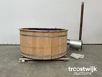 Hottub - afbeelding 1 van  9