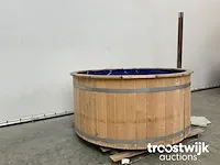 Hottub - afbeelding 3 van  9