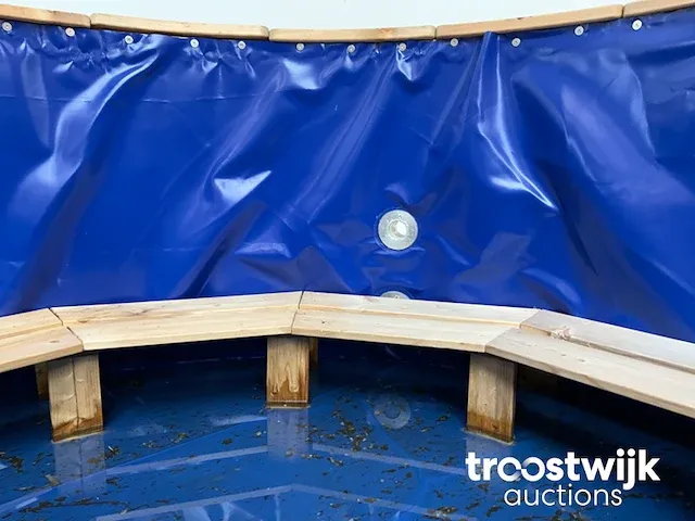 Hottub - afbeelding 4 van  9