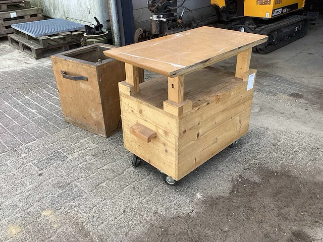Hout gereedschapswagen - afbeelding 2 van  7