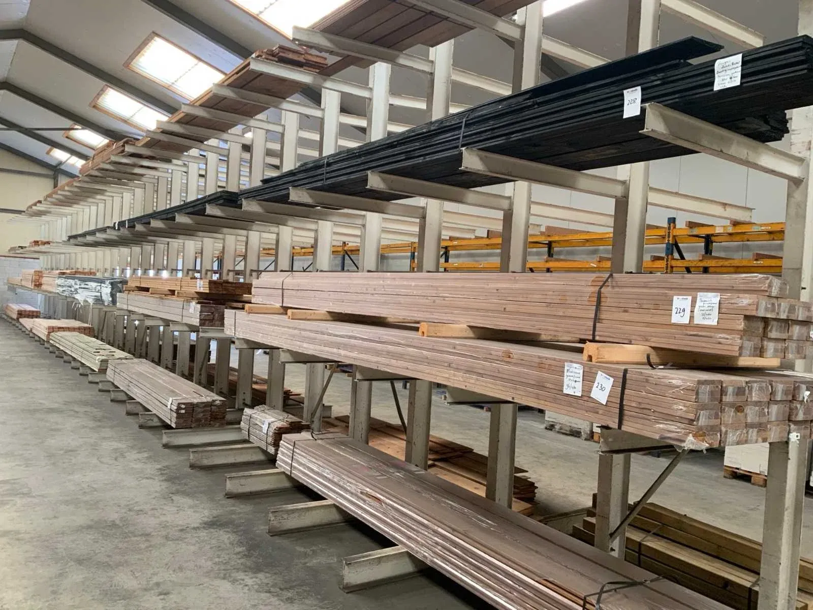 Hout, plaatmateriaal, isolatie, hardhout en bouwmaterialen
