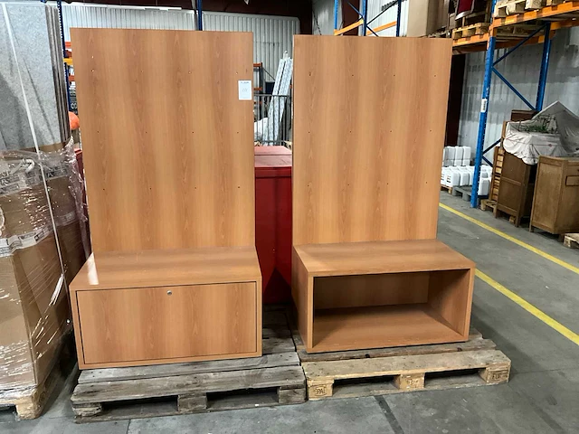 Hout wandmeubel (2x) - afbeelding 1 van  3