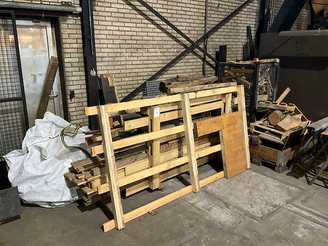 Hout - afbeelding 1 van  8