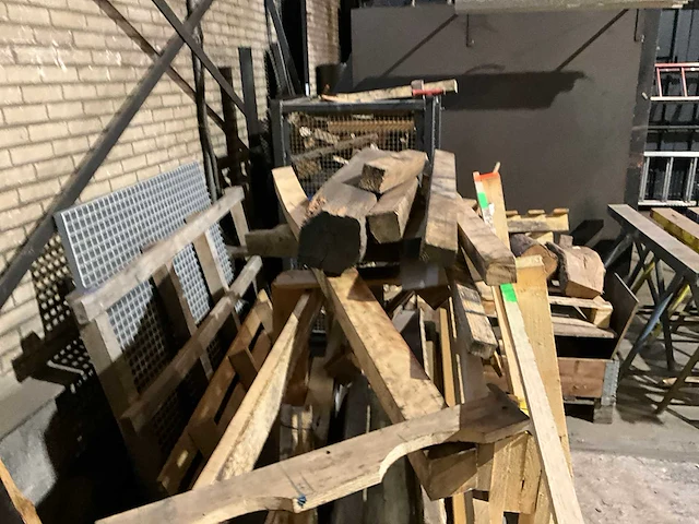Hout - afbeelding 4 van  8