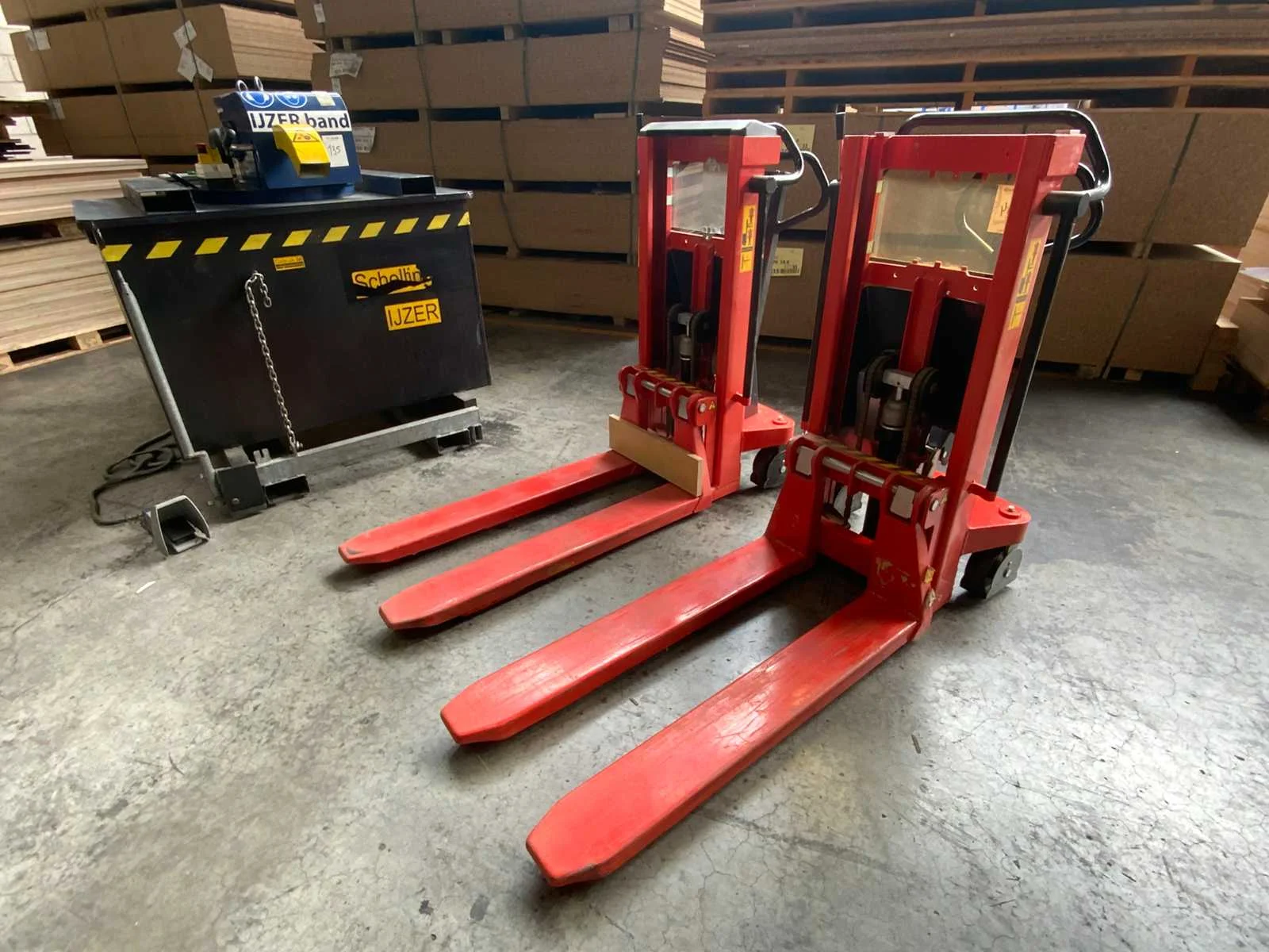 Houtbewerkingsmachines en bouwmaterialen