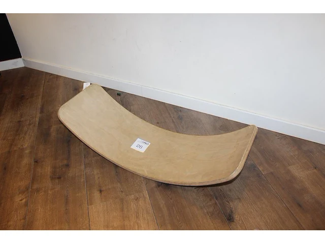 Houten balance board wobble. afmeting 25 x 75 cm. - afbeelding 1 van  2