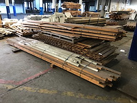 Houten balken en schotten (3x) - afbeelding 1 van  4