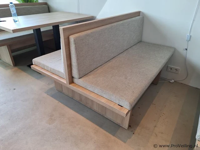 Houten bank incl. kussen - 134x114x90 cm - afbeelding 1 van  4