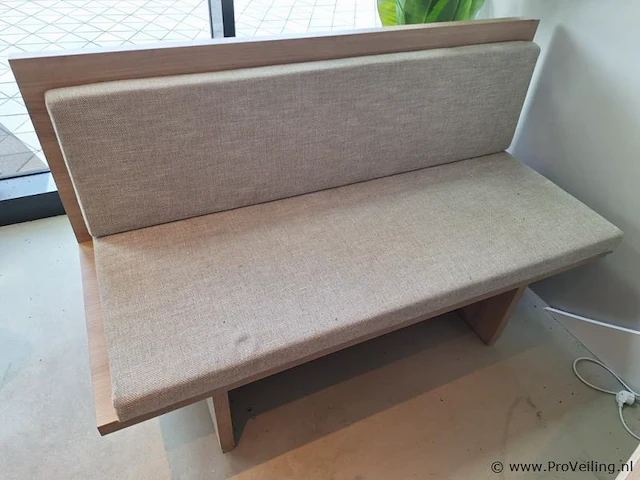 Houten bank incl. kussen - 134x60x90 cm - afbeelding 2 van  4