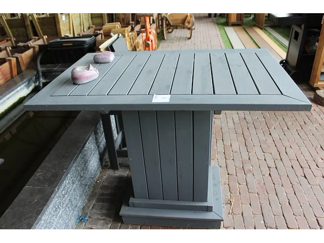 Houten bartafel met vier houten krukjes. tafelafmeting 120 x 80 x 96 cm. - afbeelding 2 van  3