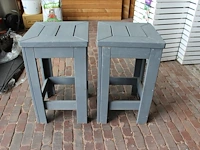 Houten bartafel met vier houten krukjes. tafelafmeting 120 x 80 x 96 cm. - afbeelding 3 van  3