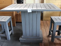 Houten bartafel met vier houten krukjes. tafelafmeting 120 x 80 x 96 cm. - afbeelding 3 van  3