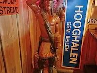 Houten beeld indiaan