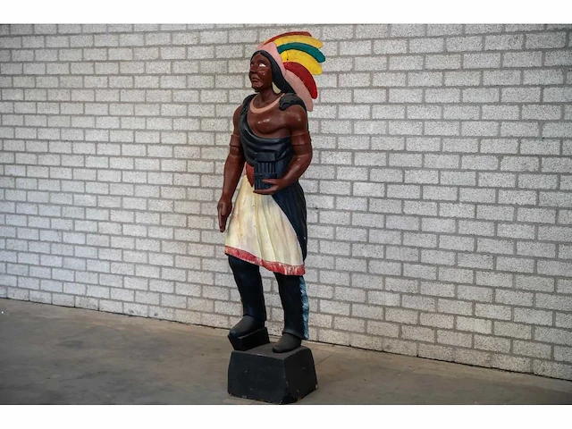 Houten beeld "native american" - afbeelding 2 van  7