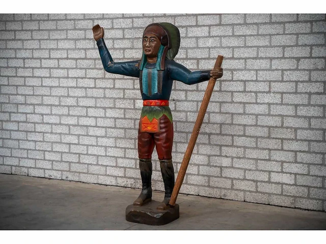 Houten beeld "native american" - afbeelding 2 van  7
