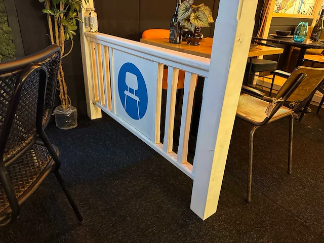 Houten beursstand - afbeelding 18 van  23